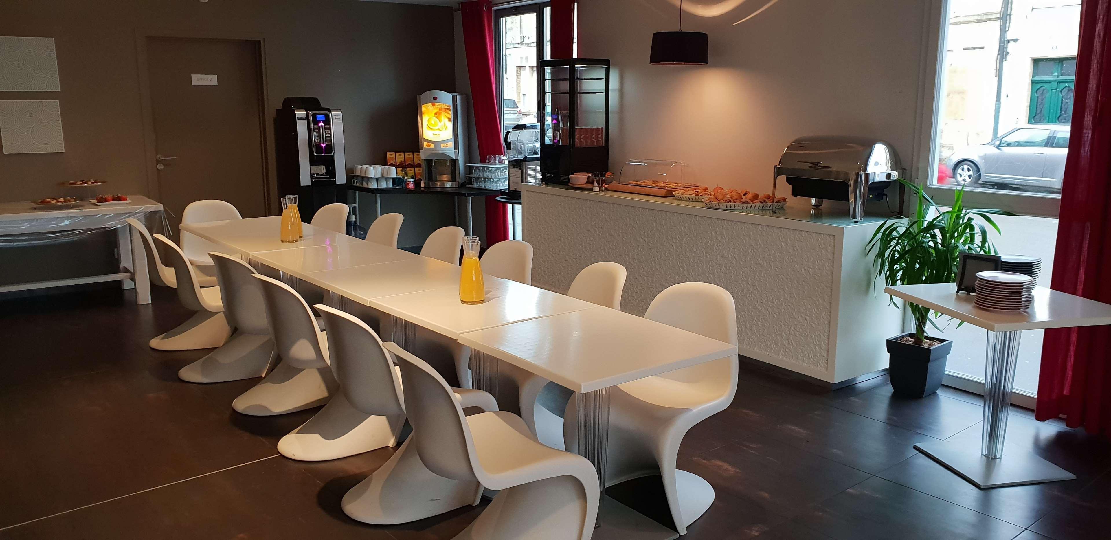基里亚德查尔勒维勒梅兹尔酒店 Charleville-Mézières 外观 照片